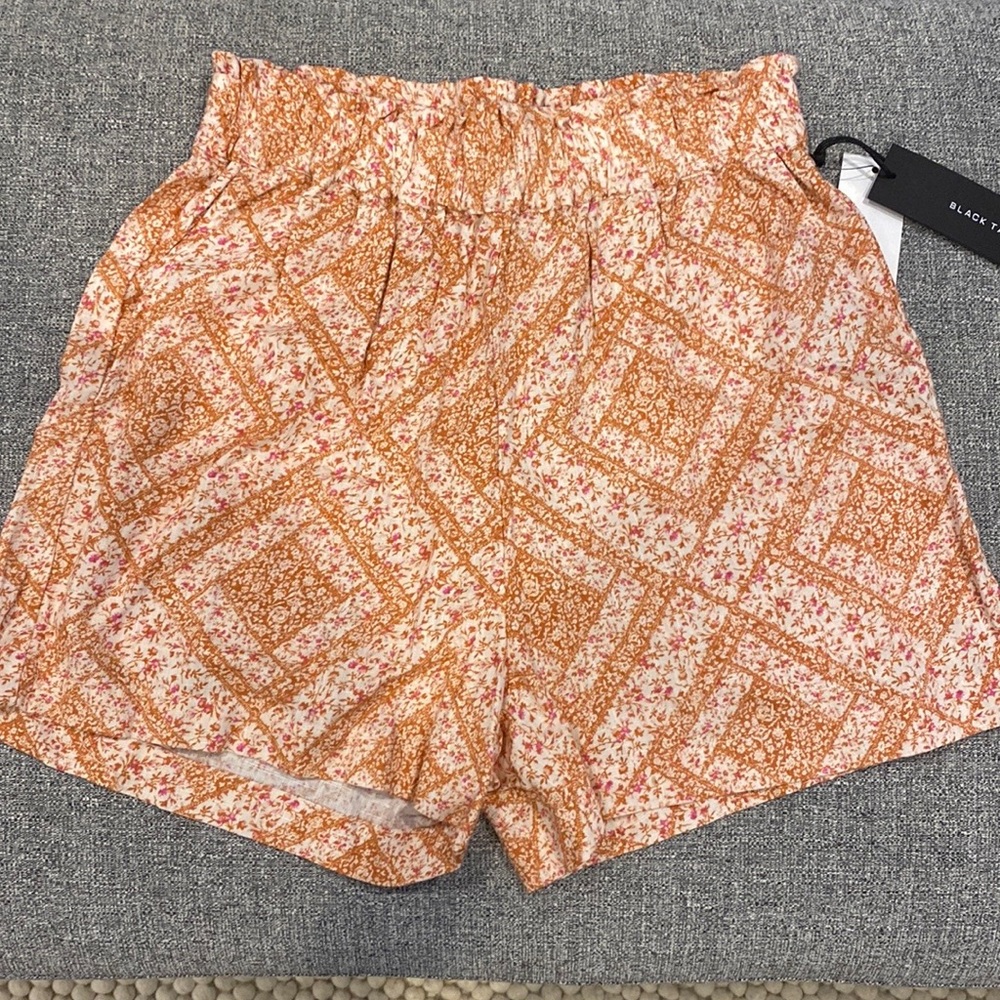 NWT Black Tape Paisley Print Shorts - Sz. XL
